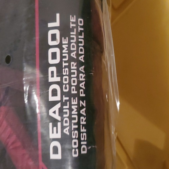 🖤❤️ Deadpool Adult Costume - Brand New Halloween Cosplay Suit - Picture 8 of 11